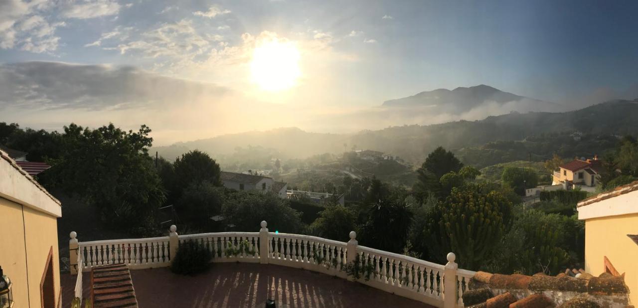 Studio Views Apartment, Cortijo Fruitful Hills Malaga Zewnętrze zdjęcie