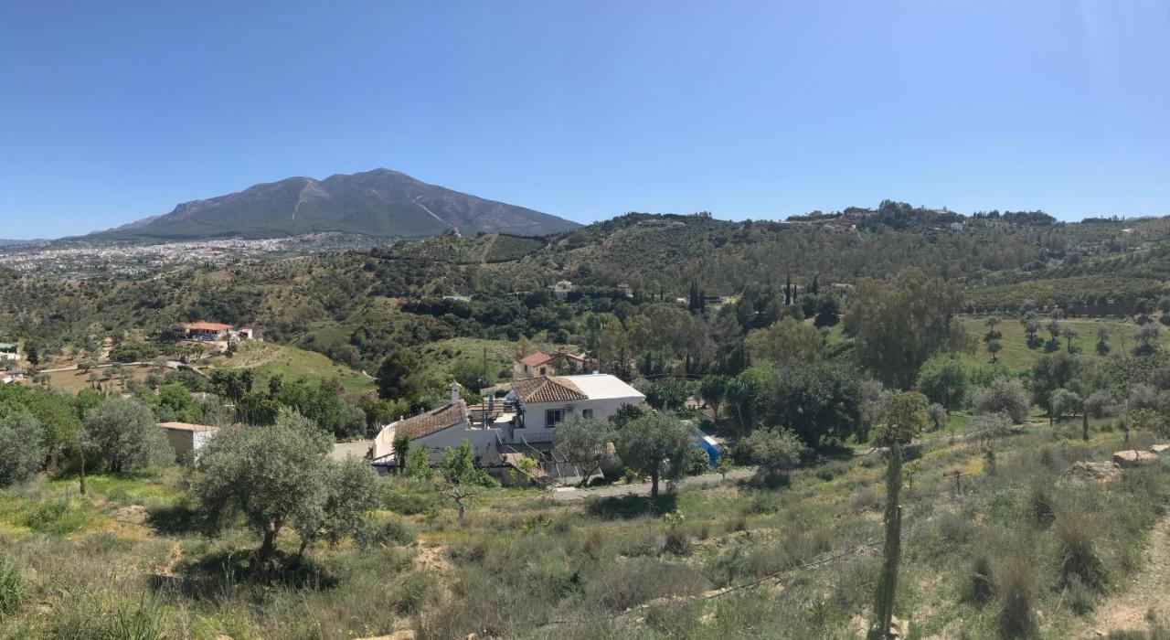 Studio Views Apartment, Cortijo Fruitful Hills Malaga Zewnętrze zdjęcie