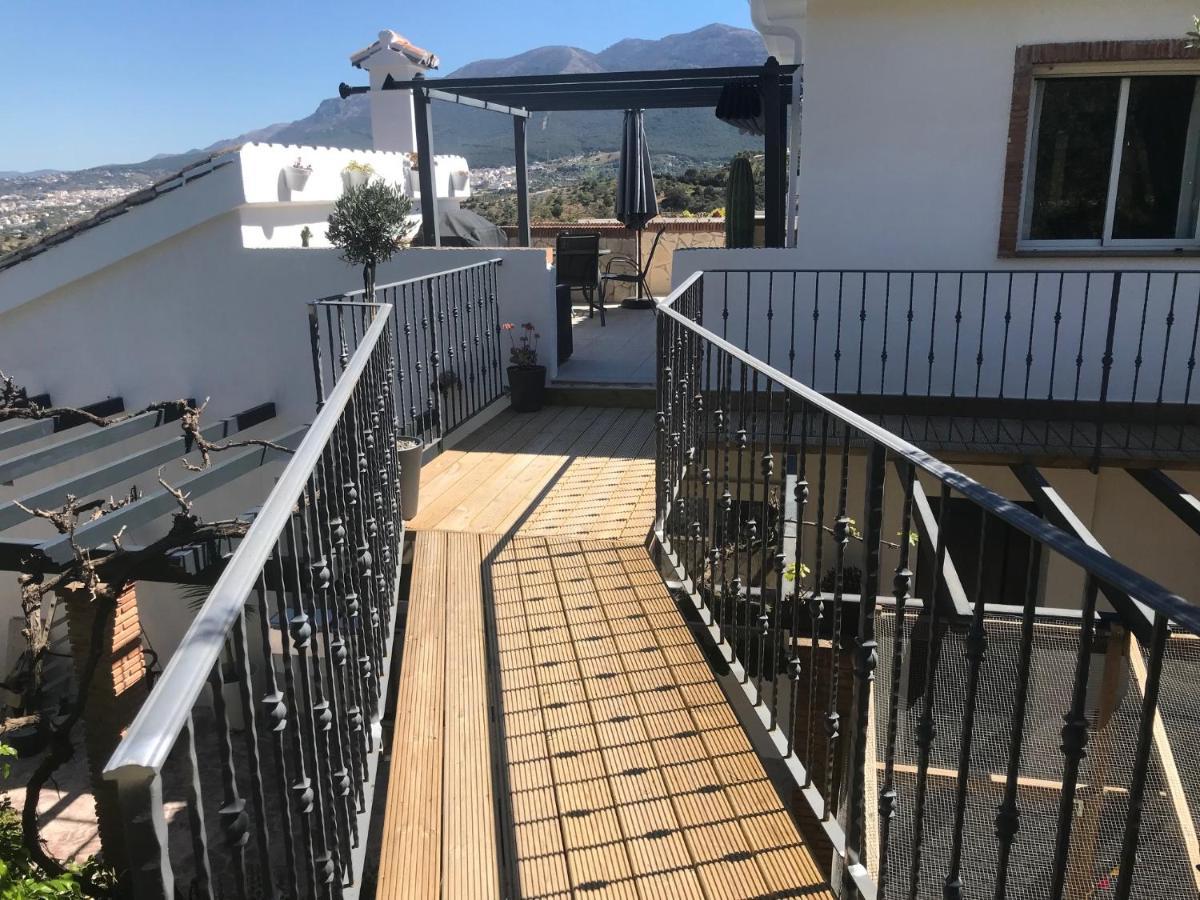 Studio Views Apartment, Cortijo Fruitful Hills Malaga Zewnętrze zdjęcie